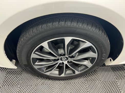 Used 2017 Toyota Avalon XLE Premium image 36