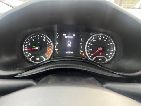 Used 2016 Jeep Renegade Latitude AWD/4WD image 18