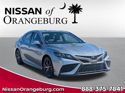 Used 2024 Toyota Camry SE image 1