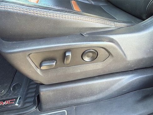 Used 2023 GMC Sierra 1500 AT4 w/ Technology Package image 12