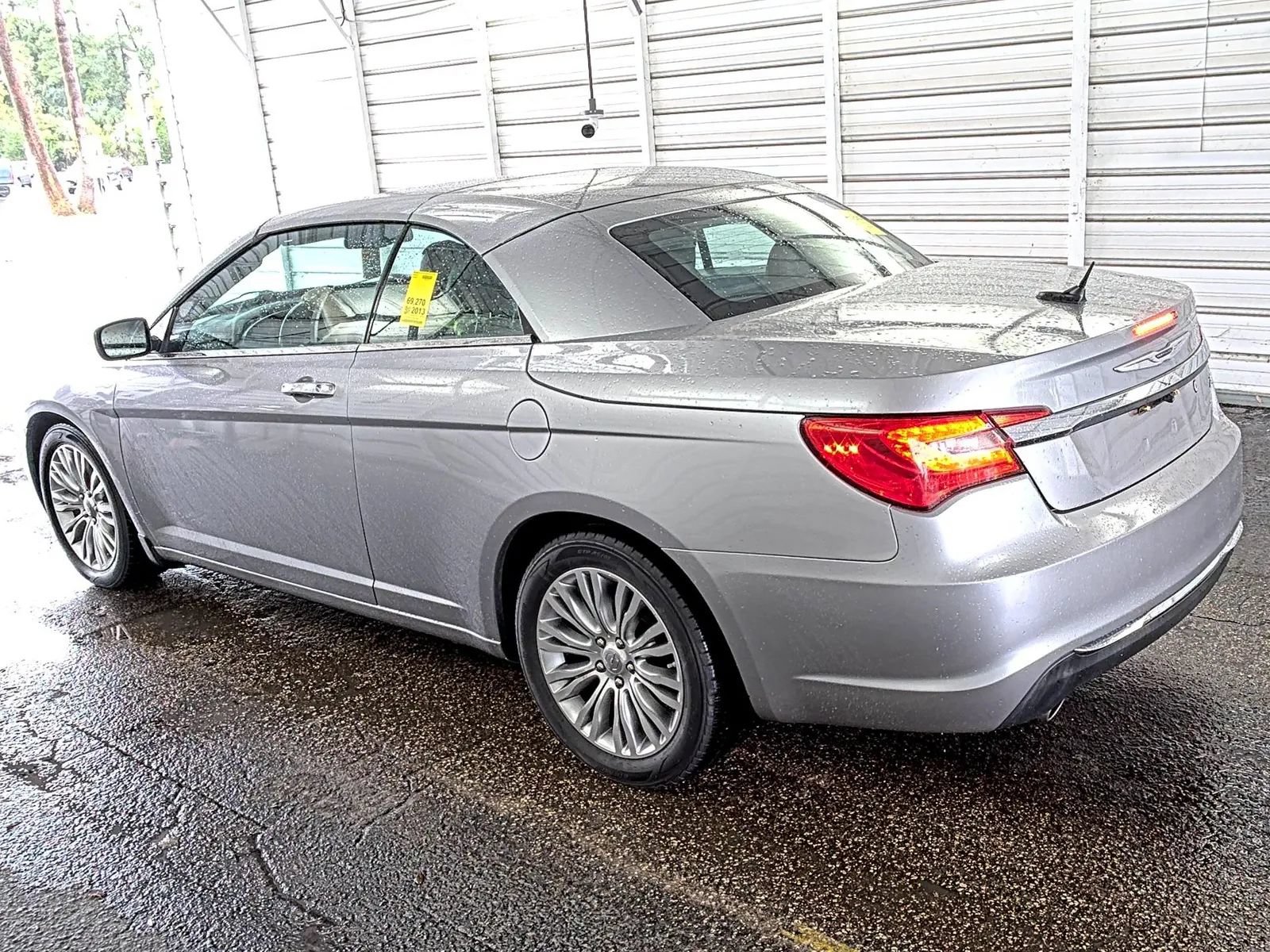 Used 2013 Chrysler 200 Limited FWD image 2