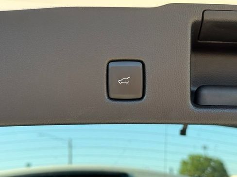 Used 2021 Ford Escape Titanium AWD/4WD image 13
