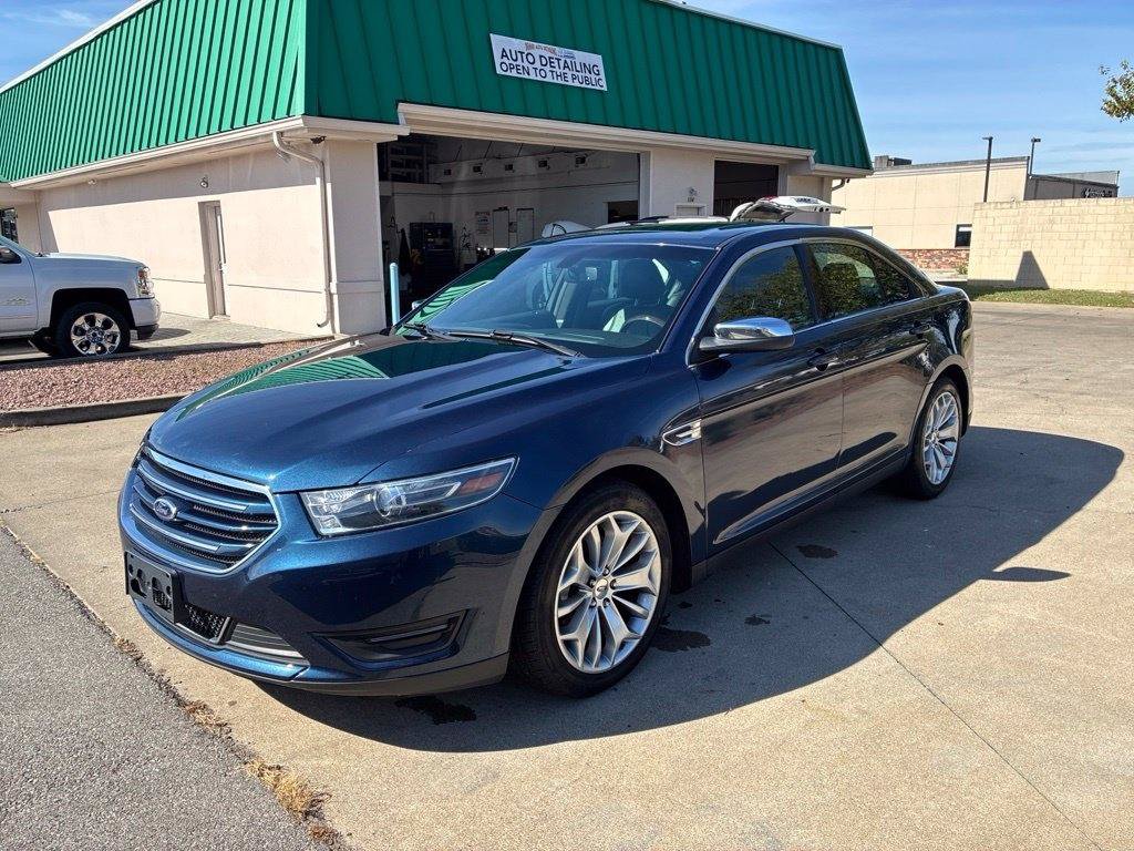 Used 2016 Ford Taurus Limited FWD image 7
