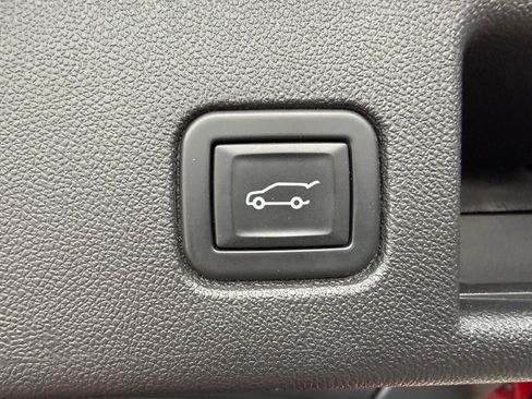 Certified 2023 Chevrolet Equinox RS w/ RS Leather Package image 13