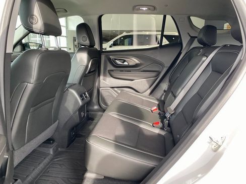 Used 2022 GMC Terrain SLT w/ Tech Package image 17