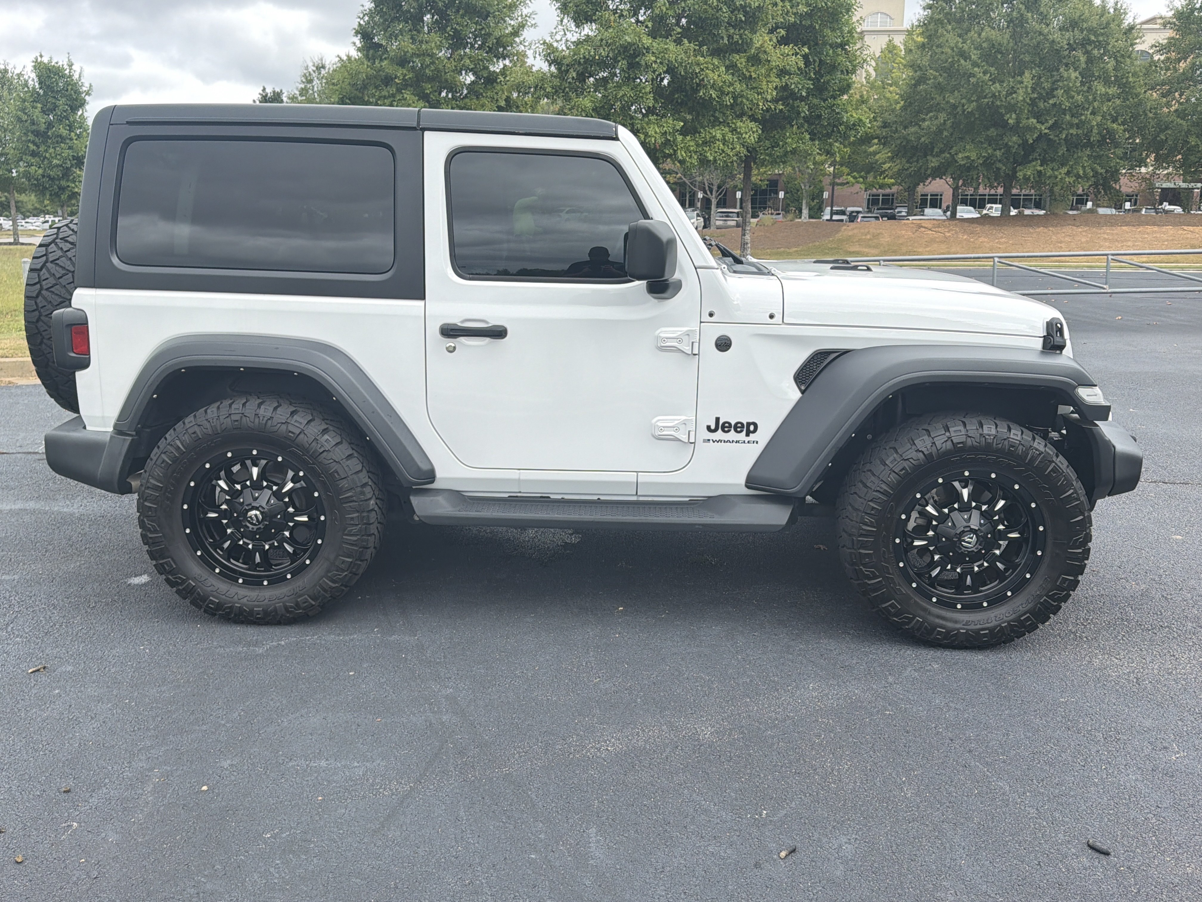 Used 2024 Jeep Wrangler Sport AWD/4WD image 10