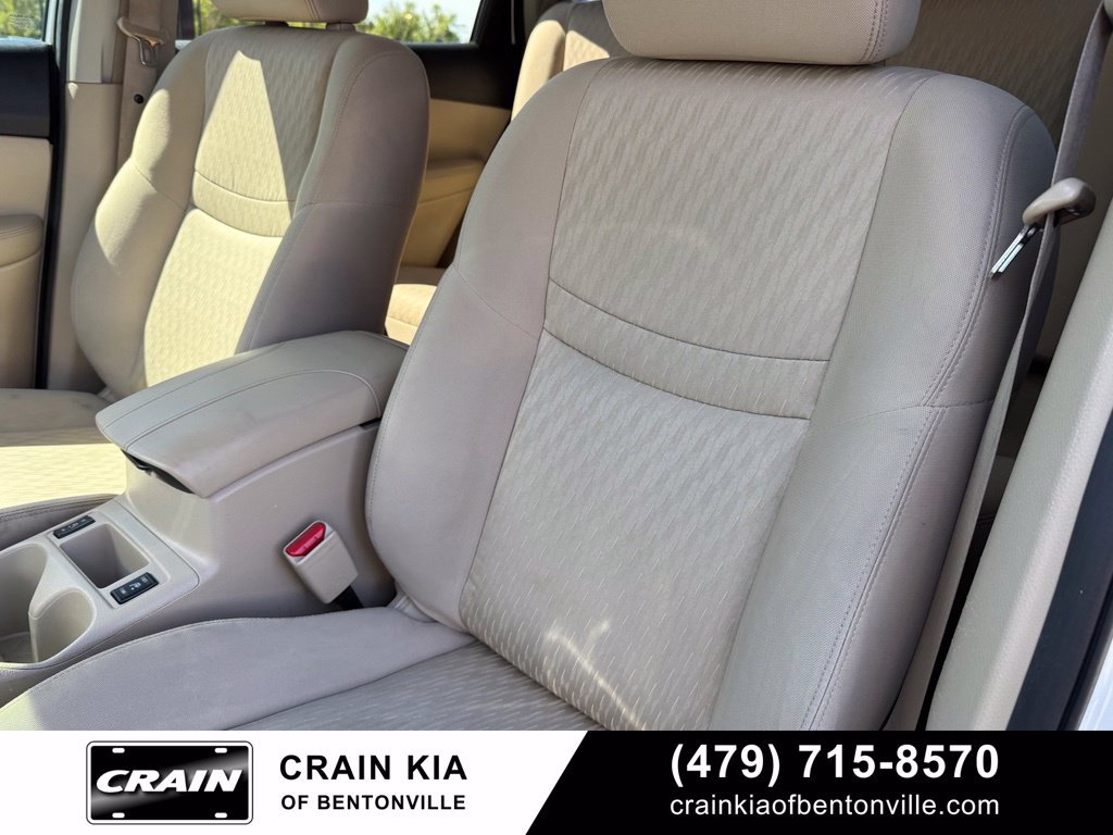 Used 2017 Nissan Rogue SV w/ SV Premium Package FWD image 23