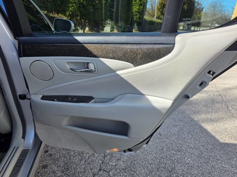 Used 2012 Lexus LS 460 image 33