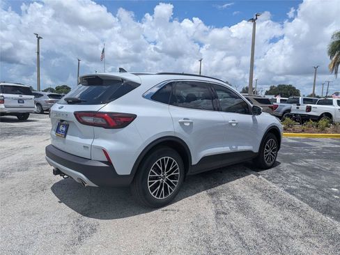 Certified 2025 Ford Escape SE w/ PHEV Premium Package FWD image 3