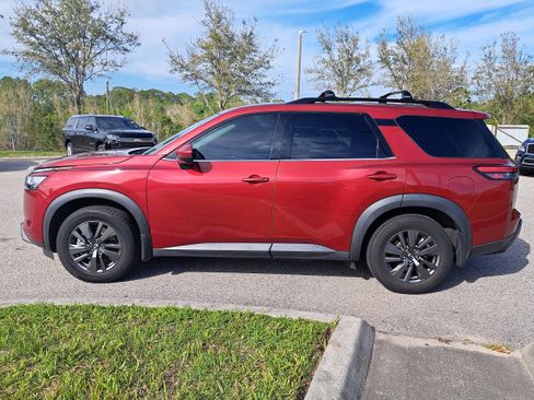 Certified 2022 Nissan Pathfinder SV w/ SV Premium Package image 8