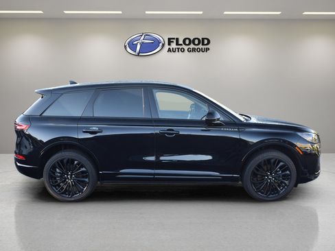 Used 2024 Lincoln Corsair AWD w/ Equipment Group 101A image 3