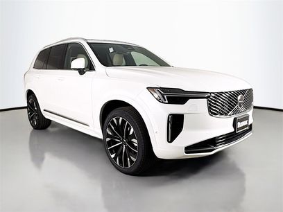 New 2025 Volvo XC90 B6 Plus w/ Protection Package Premier