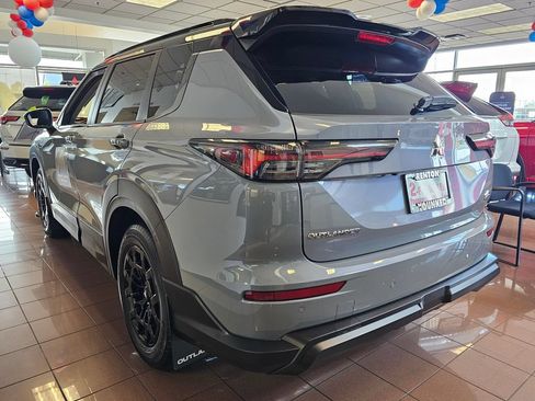 New 2026 Mitsubishi Outlander AWD image 2