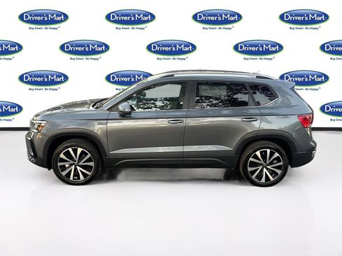 Used 2024 Volkswagen Taos SE image 5