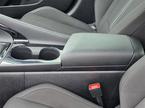 Used 2023 Hyundai Elantra SEL w/ Convenience Package image 9