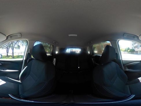 Used 2025 Nissan Rogue SV FWD image 37