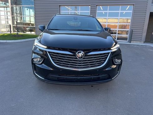 Used 2024 Buick Enclave Essence w/ LPO, Touring Package image 2