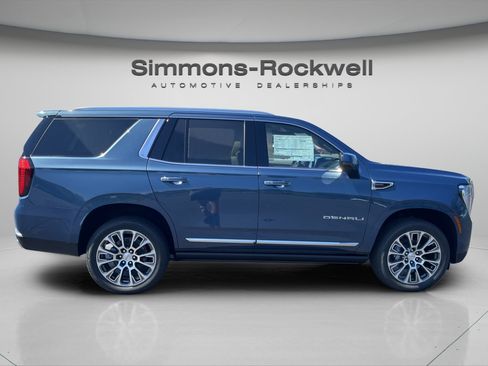 New 2026 GMC Yukon Denali w/ Sun & Power Step Package AWD/4WD image 6