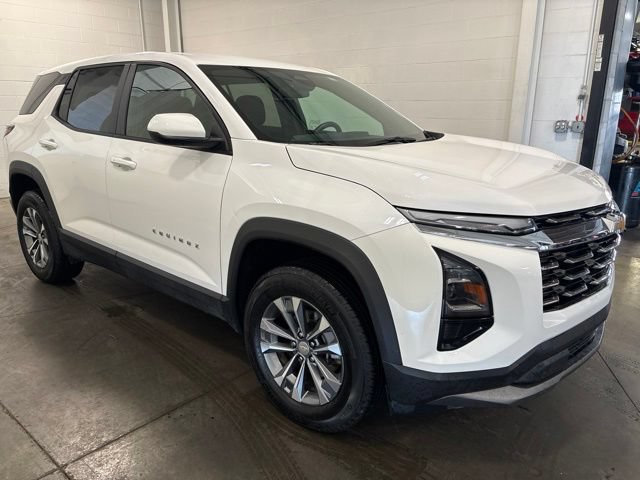 Used 2025 Chevrolet Equinox LT AWD/4WD image 3