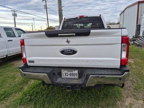 Used 2019 Ford F250 XLT w/ XLT Premium Package image 6