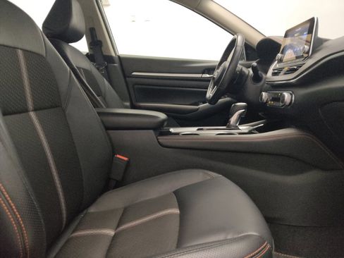 Used 2024 Nissan Altima 2.5 SR FWD image 21