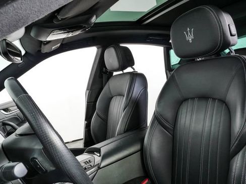 Certified 2022 Maserati Levante GT AWD/4WD image 2