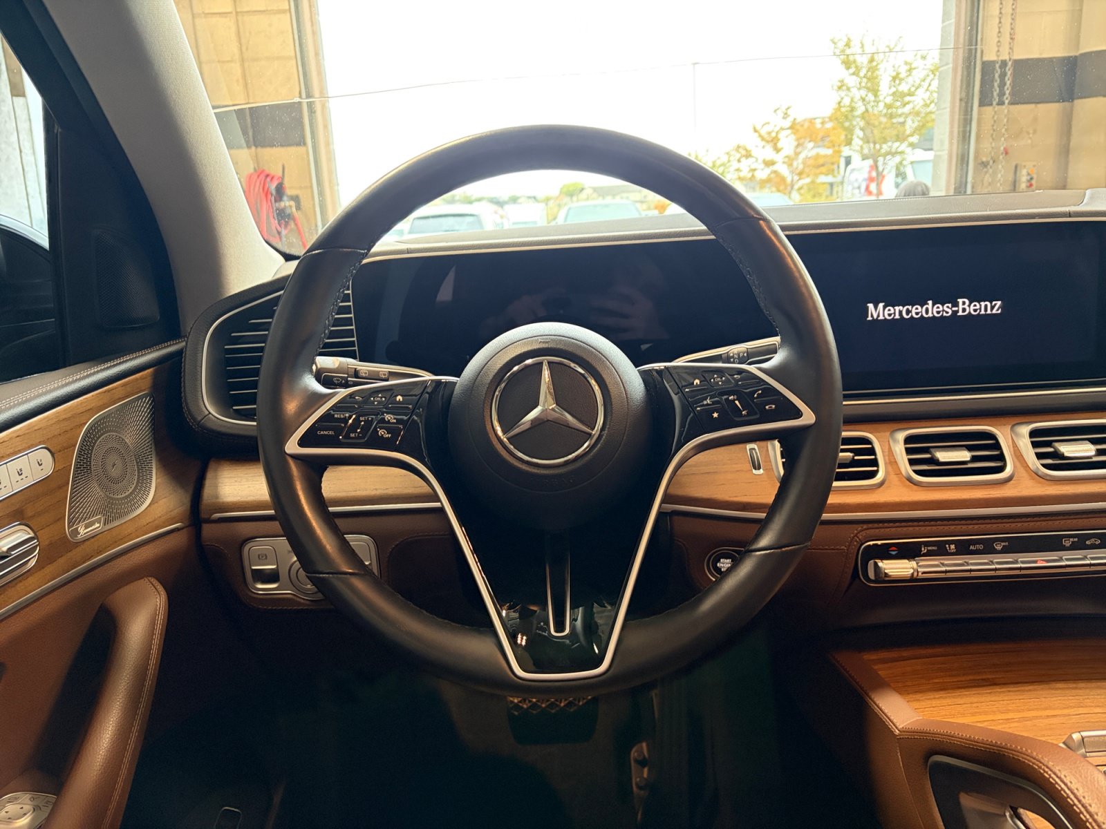 Used 2024 Mercedes-Benz GLE 350 4MATIC image 9