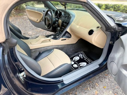 Used 2007 Pontiac Solstice Convertible w/ Premium Package RWD image 4