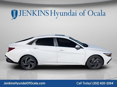 New 2026 Hyundai Elantra Limited FWD image 2