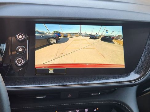 Used 2022 Buick Envision Essence w/ Safety Package image 18