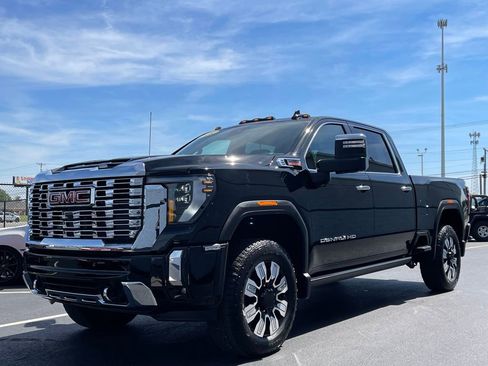 Used 2026 GMC Sierra 3500 Denali w/ Denali Reserve Package AWD/4WD image 2