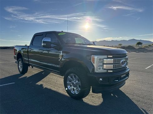 Certified 2017 Ford F250 Platinum image 3