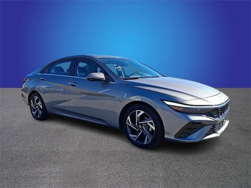 Used 2024 Hyundai Elantra Limited image 3