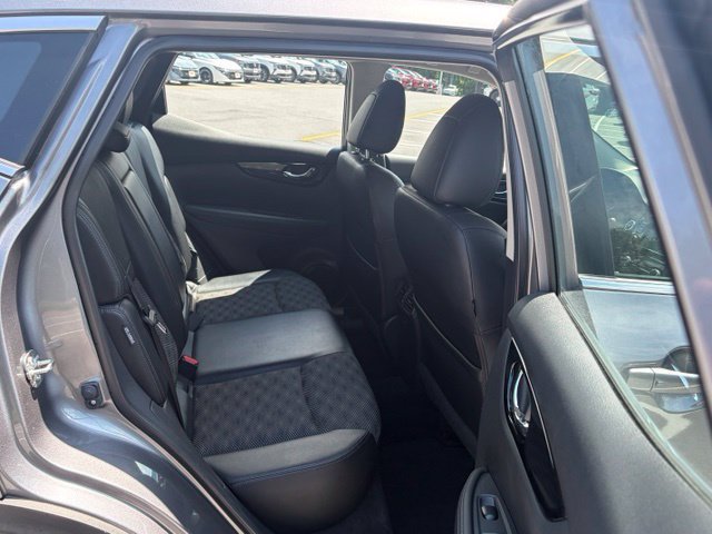Used 2022 Nissan Rogue Sport SV w/ Technology Package AWD/4WD image 31