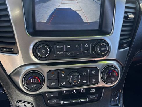 Used 2018 Chevrolet Suburban LT image 11