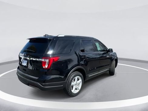 Certified 2019 Ford Explorer XLT image 5