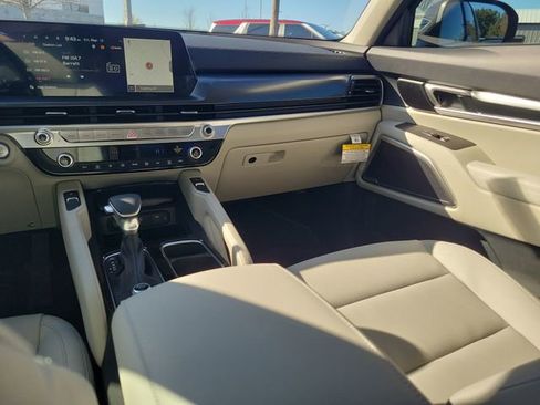 New 2025 Kia Telluride S image 12