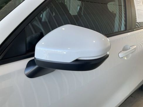 Certified 2023 Honda HR-V LX image 3