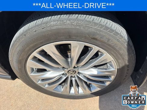 Used 2024 Toyota Highlander Platinum AWD/4WD image 35