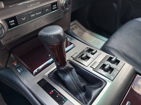 Used 2017 Lexus GX 460 Luxury w/ Sport Design Package AWD/4WD image 16