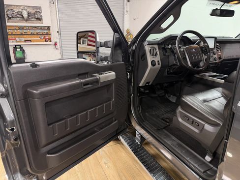 Used 2015 Ford F350 Lariat w/ Lariat Ultimate Package AWD/4WD image 12