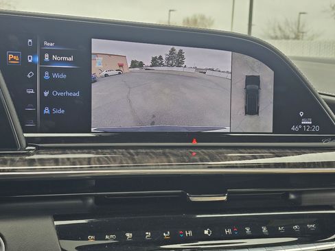 Used 2023 Cadillac Escalade Premium Luxury w/ Performance Package image 21