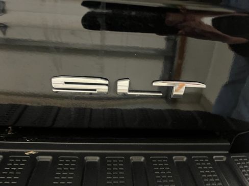 Used 2025 GMC Sierra 1500 SLT AWD/4WD image 66