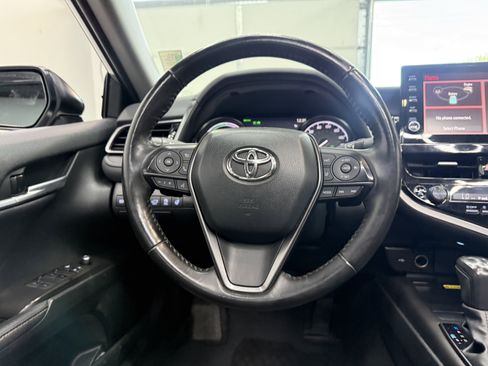 Used 2023 Toyota Camry XSE FWD image 13