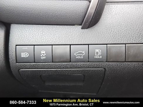 Used 2022 Toyota Camry SE image 24