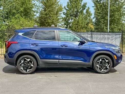 Used 2025 Kia Seltos EX w/ EX Sunroof Package AWD/4WD image 2