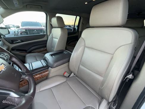 Used 2020 Chevrolet Suburban Premier RWD image 11