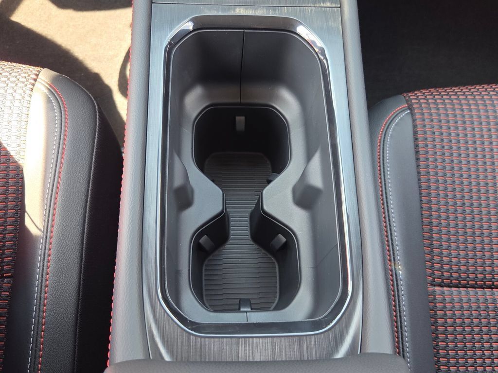 New 2027 Nissan Kicks SR w/ SR Premium Package FWD image 18