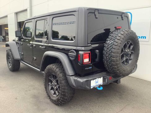 Used 2024 Jeep Wrangler Unlimited AWD/4WD image 4