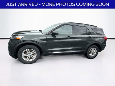 Certified 2023 Ford Explorer XLT w/ Equipment Group 202A image 4